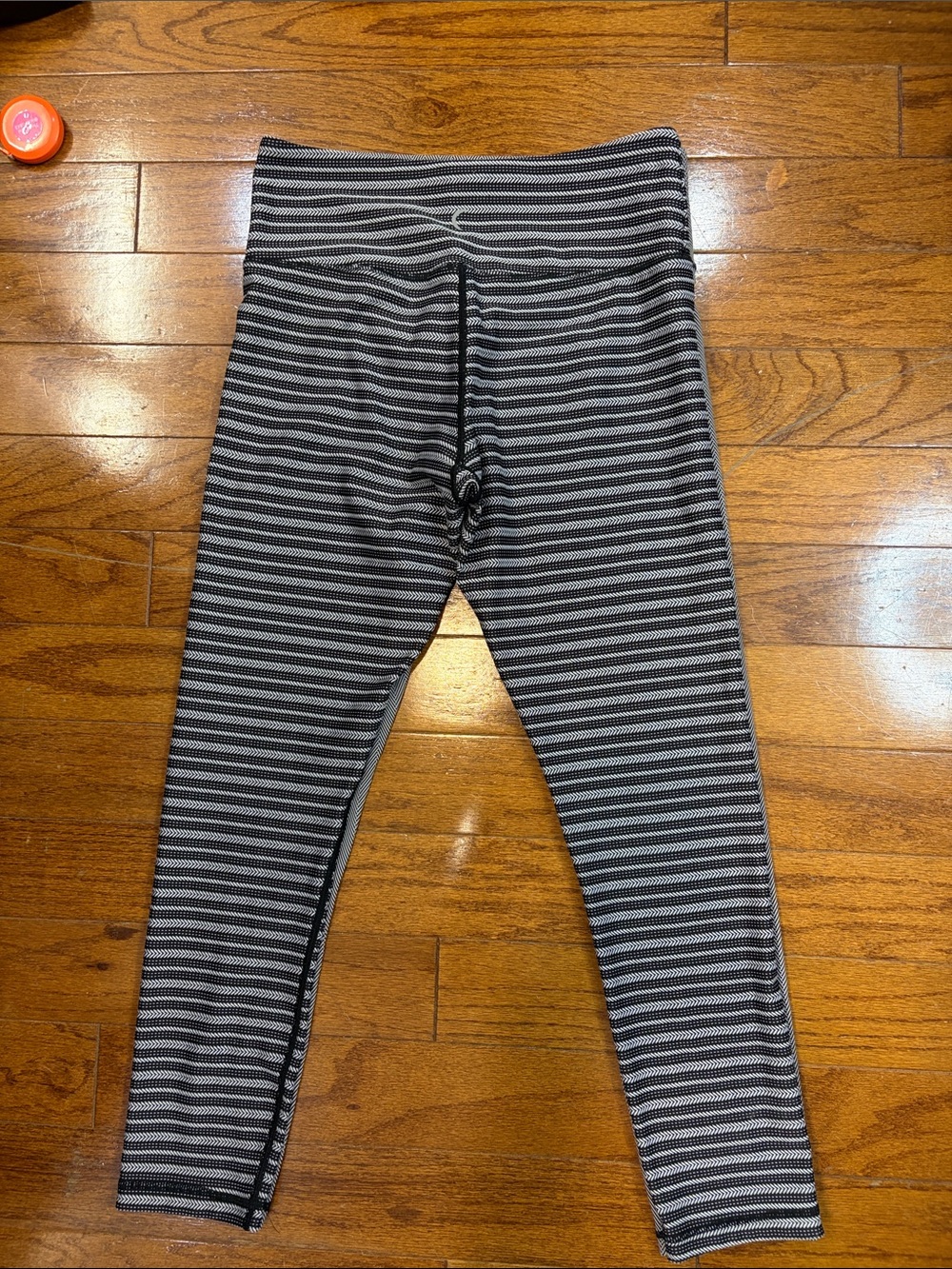 216. ZYIA women’s leggings 2 pair bundle herringbone size 6 and 8 - Picture 5 of 5